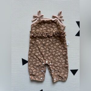 Shein|Baby girl sleeveless jumpsuit in neutral Brown,textured butterfly style•